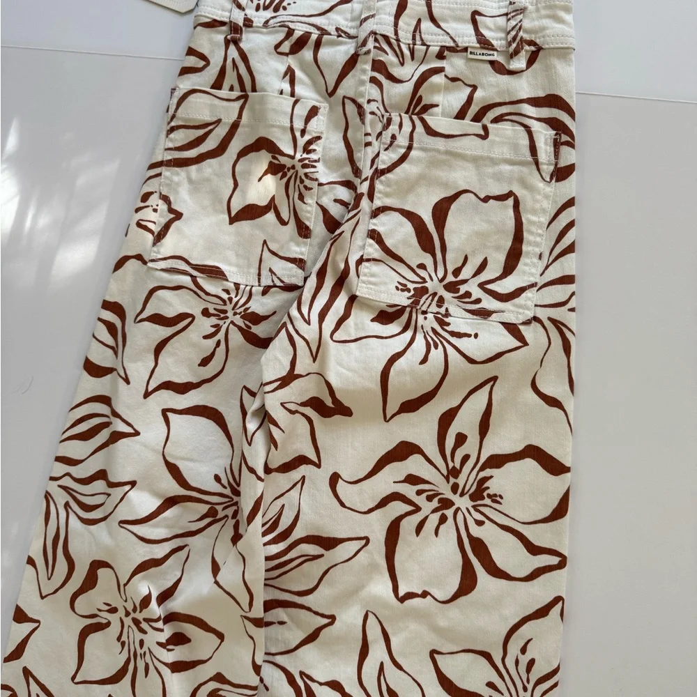 Billabong Floral Wide-Leg Pants in Cream and Brown - Picture 7 of 7